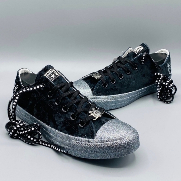 CONVERSE x Miley Cyrus low star ox Shoes Size 6 - Picture 1 of 5